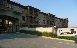 1 Bedroom Flat in Erand Gardens