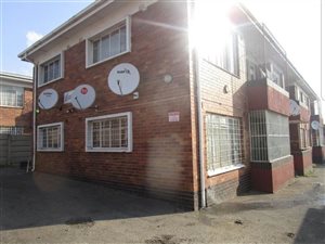 2 Bed Apartment in Rosettenville