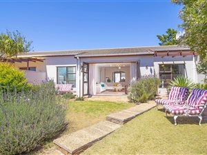 3 Bed Townhouse in Protea Valley