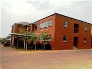 1250 m² Commercial space in Fransville