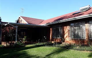 4 Bedroom House in Wembley