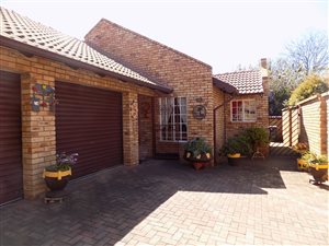 3 Bed Townhouse in Krugersdorp North