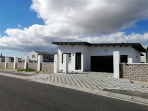 3 Bed House in Pelican Heights