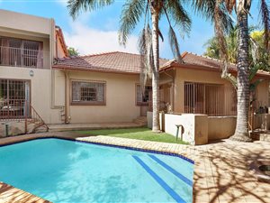 7 Bed House in The Gardens