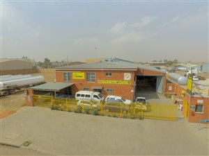 1100 m² Commercial space in Alrode