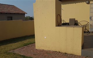 3 Bedroom House in Thatchfield