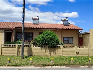2 Bed House in Klein Begin