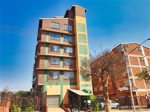 2 Bed Apartment in Pretoria West
