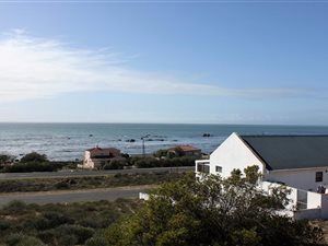 680 m² Land available in Britannica Heights
