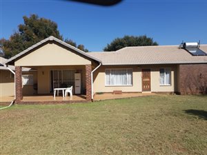 4 Bed House in Bergsig