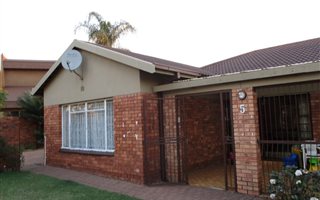 3 Bedroom House in Pine Ridge
