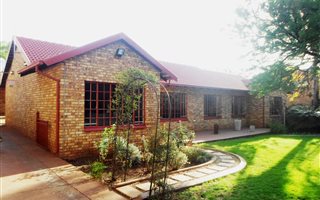 3 Bedroom House in Wierda Park