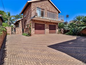 4 Bed House in Zwartkop