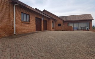4 Bedroom House in Pumula
