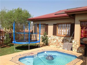 4 Bed House in Aqua Vista