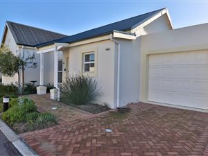 2 Bed House in Schonenberg Estate
