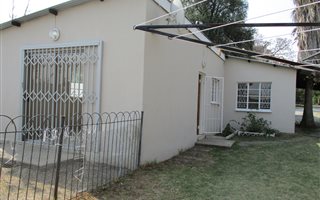 2 Bedroom Garden Cottage in Hospitaalpark