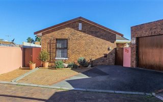 3 Bedroom House in Plattekloof Glen