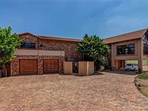3 Bed House in Roodepoort North
