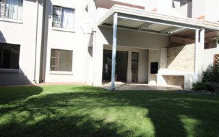 3 Bedroom Apartment in Country Life Park