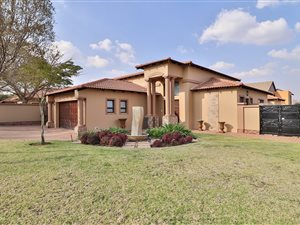 3 Bed House in Retire at Midstream