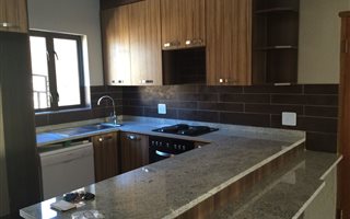 2 Bedroom Simplex in Baillie Park
