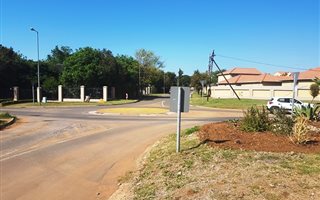 2 ha Farm in Willow Park Manor