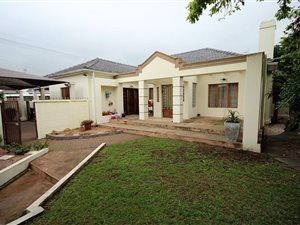 7 Bed House in Pinelands