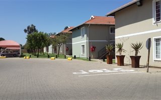 2 Bedroom Apartment in Comet