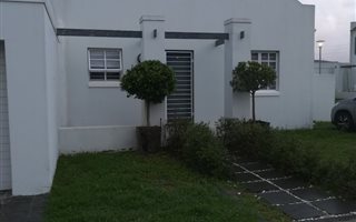3 Bedroom House in Nuutgevonden