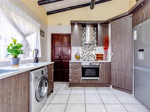 3 Bed House in Pomona