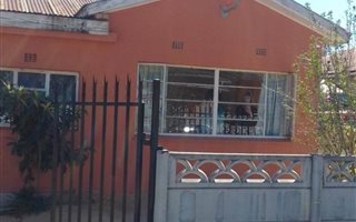 2 Bedroom House in Paarl Central East