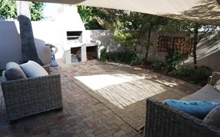 2 Bedroom Apartment in Bloubergrant