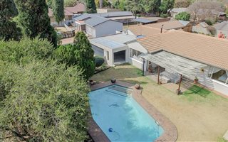 4 Bedroom House in Brackendowns