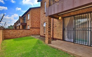 2 Bedroom Townhouse in Honey Park
