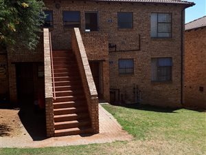 2 Bed Apartment in Ruimsig