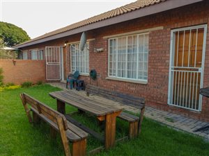 1 Bed Townhouse in Middelburg South