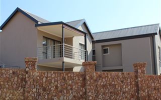2 Bedroom Simplex in Redstone Country Estate