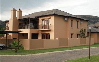 2 Bedroom Duplex in Melodie