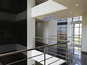 337 m² Office Space in Woodmead