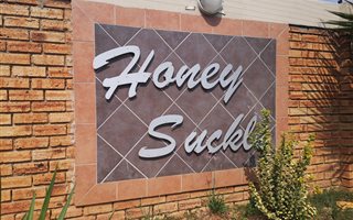 2 Bedroom Cluster in Honey Park