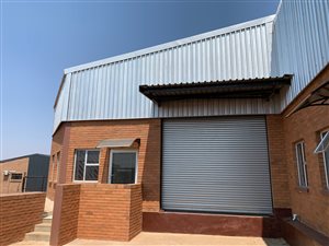 370 m² Industrial space in Monavoni