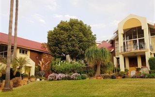8 ha Smallholding in Kameeldrift West