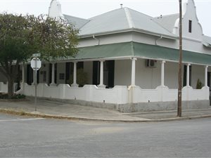 250 m² Office Space in Graaff Reinet