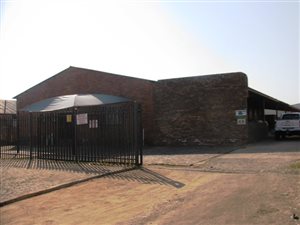1015 m² Commercial space in Erasmus