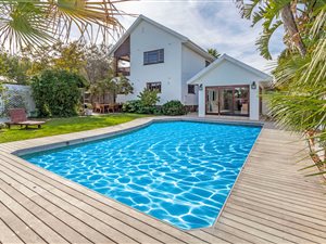 4 Bed House in Briza