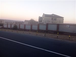 2 Bed Apartment in Bloubosrand