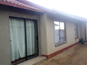 3 Bed House in Lakeside