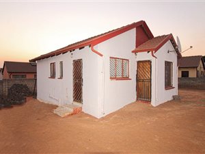 3 Bed House in Daveyton