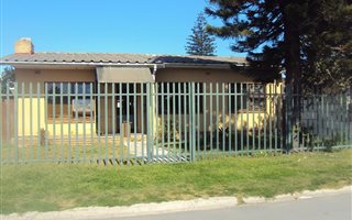 3 Bedroom House in Belmont Park